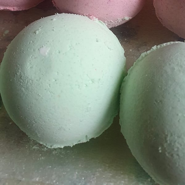 Peppermint & Eucalyptus handmade bath bombs with essential oils.