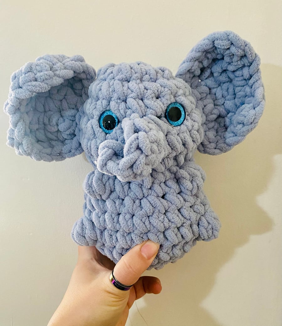 Crochet elephant amigurumi, glitter eyes, blue grey chunky yarn