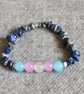 Trans Pride – Elastic Bracelet with Glass Beads and Lapis Lazuli Chip - Image 2