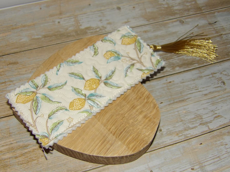 Quilted William Morris bookmark Lemons with tassel 