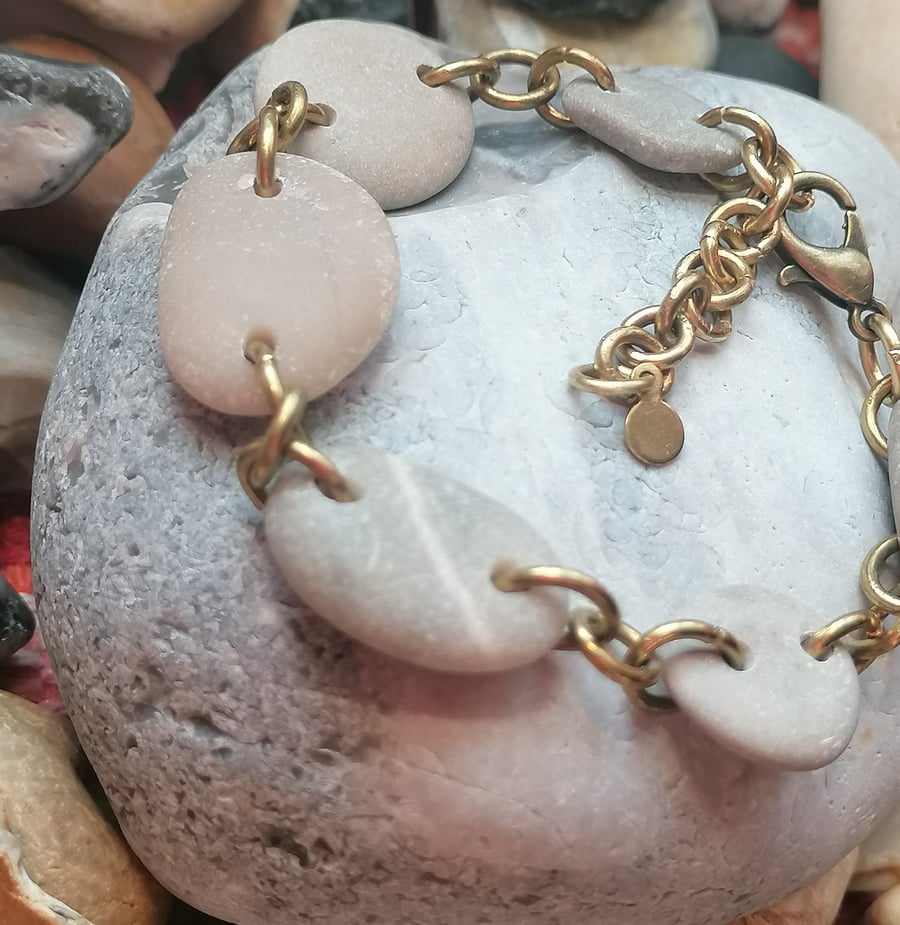 Stone bracelet, beach stones bracelet, handmade bracelet, brass wire bracelet 