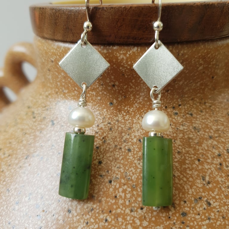 Sterling Silver Nephrite Jade & Cultured Pearl Drop Earrings Free UK P&P