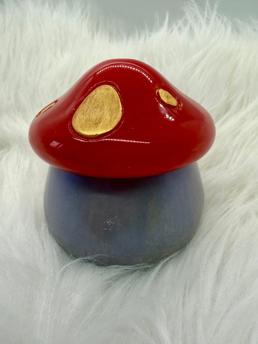 Resin mushroom trinket or jewellery box