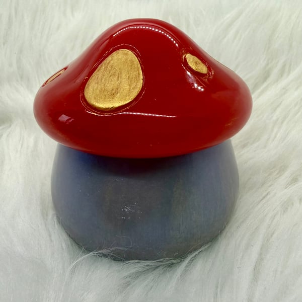 Resin mushroom trinket or jewellery box