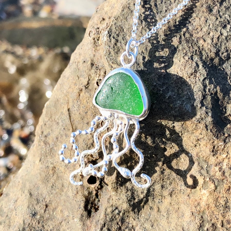 Kelly Green Sea Glass and Sterling Silver Jelly Fish Pendant - 1261