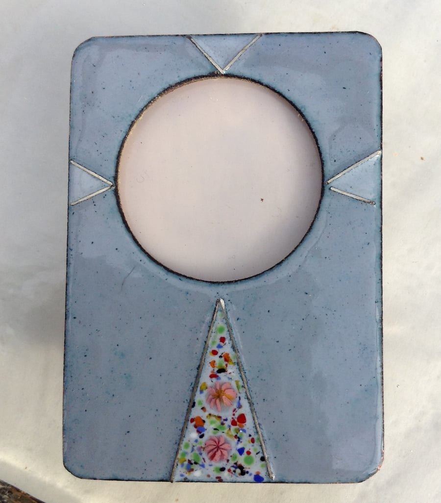 Enamelled photo frame in copper with molten glass flowers - Light grey