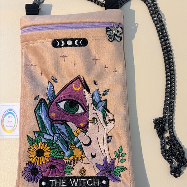 Embroidered Tarot inspired - The Witch - Velour 