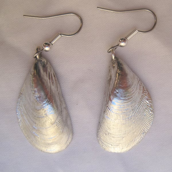Textured mussel shell pewter earrings