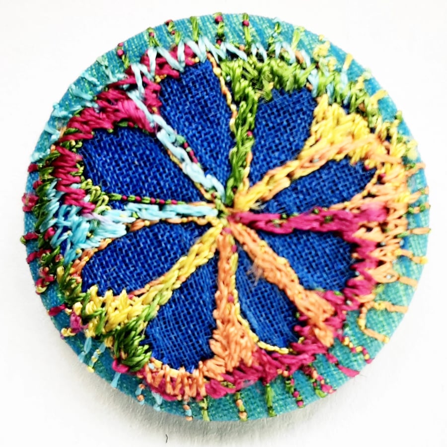 One Inch Badge Fabric Badge with Free Machine Embroidery 