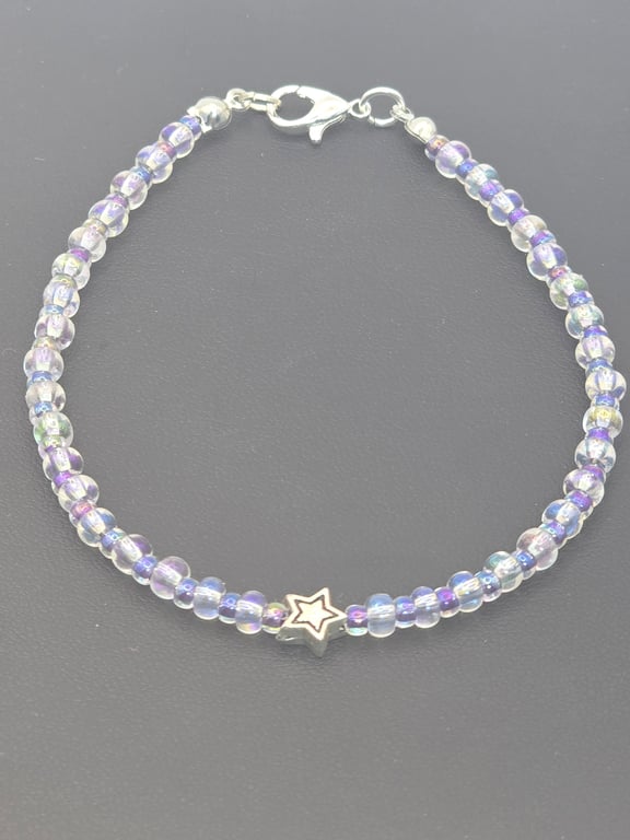 Metallic and clear seed bead star bracelet