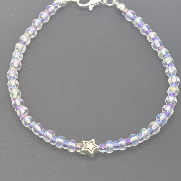 Metallic and clear seed bead star bracelet