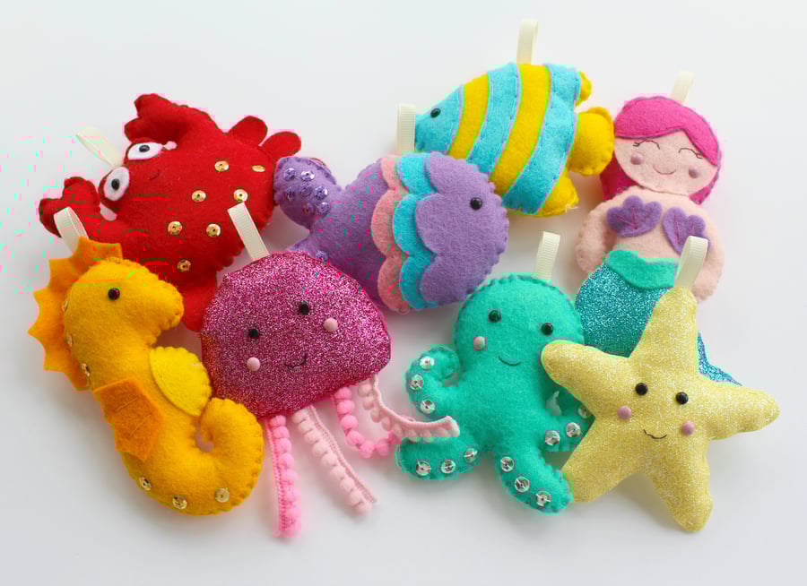Make Your Own felt Under the Sea Garland Kit. Sewing pattern. Sew Your Own