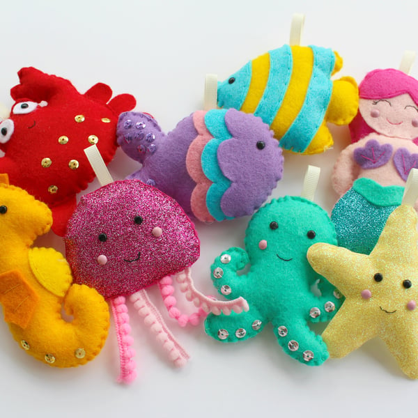 Make Your Own felt Under the Sea Garland Kit. Sewing pattern. Sew Your Own
