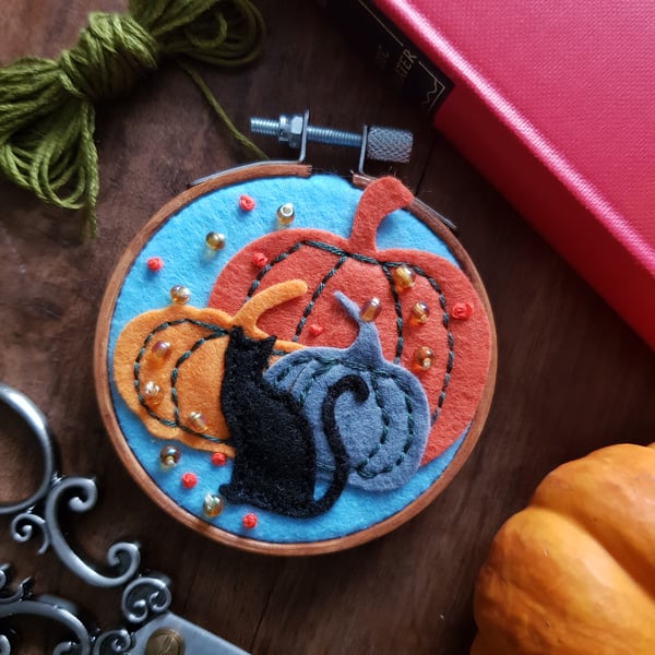 Black cat with pumpkins - small wall decoration 