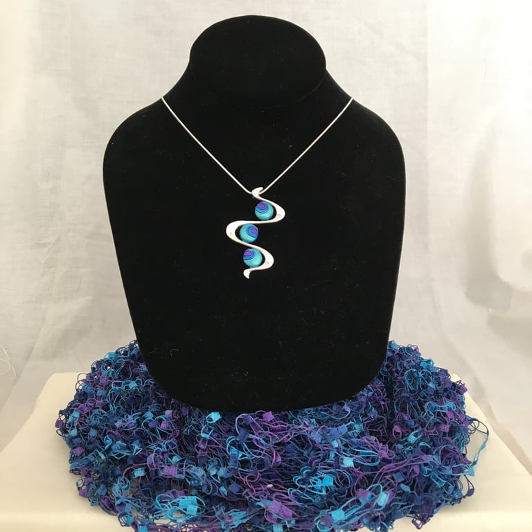 3 Drop Peacock Toned Pendant