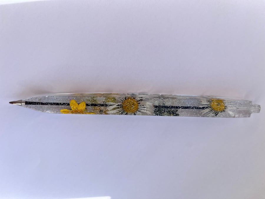 Daisy & Buttercup Pen