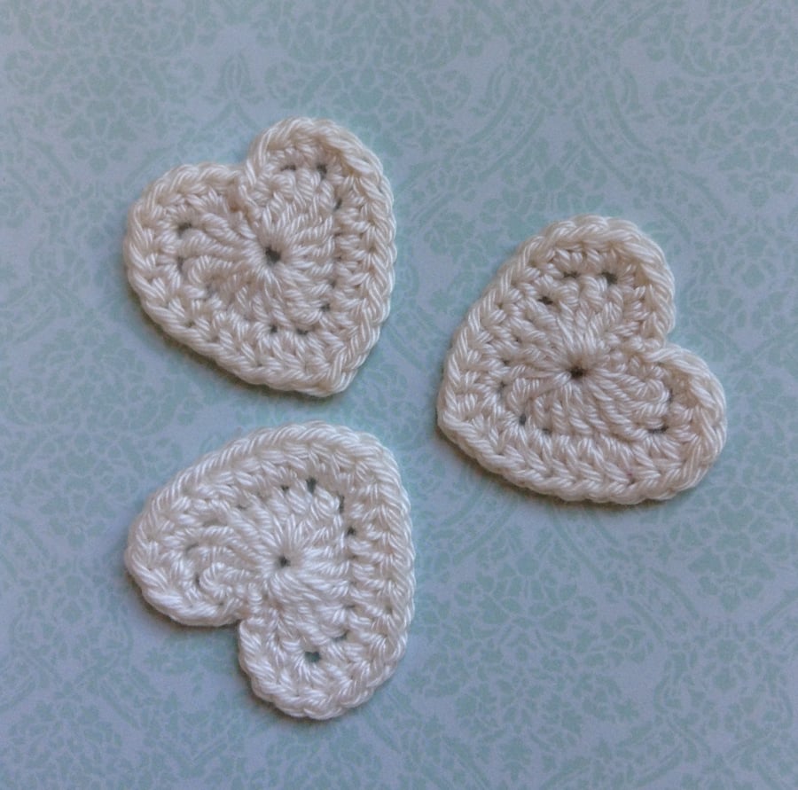 Crochet Heart Appliques Embellishments in Cream