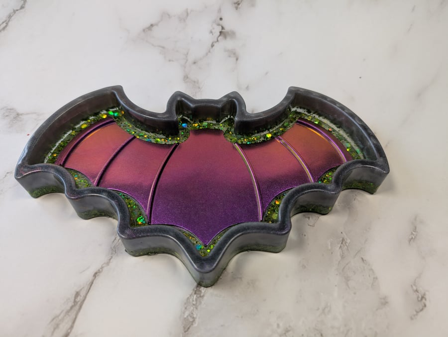 Resin Bat Tray – Chameleon with Gunmetal Rim
