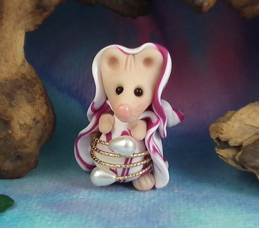 Downland Mouse 'Toto' with ornate robes OOAK Sculpt