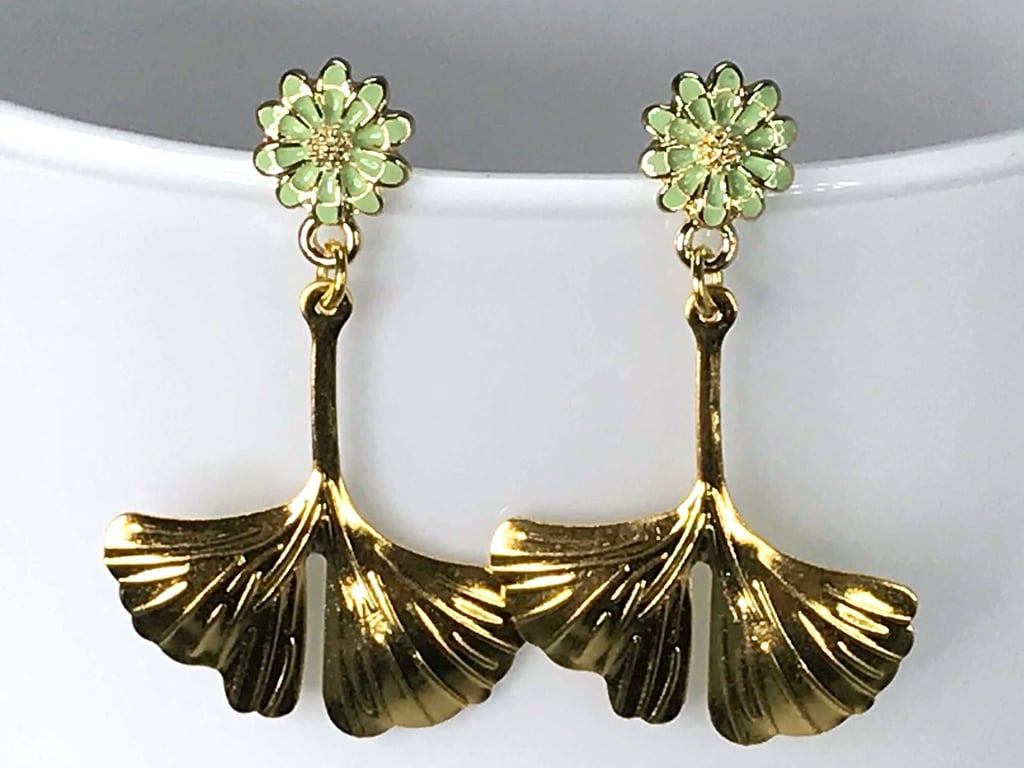 ENAMEL GINKO EARRINGS green gold delicate 