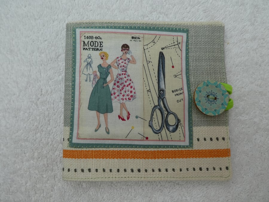 Sewing Needle Case with Sewing Pattern and Scissors Printed Panel. Cream.