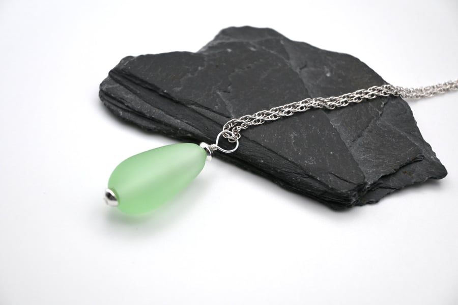 lampwork glass green teardrop pendant necklace
