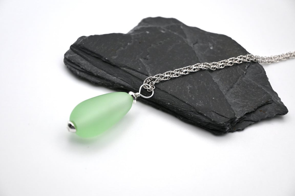 lampwork glass green teardrop pendant necklace