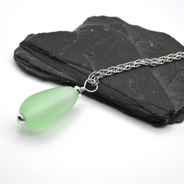lampwork glass green teardrop pendant necklace
