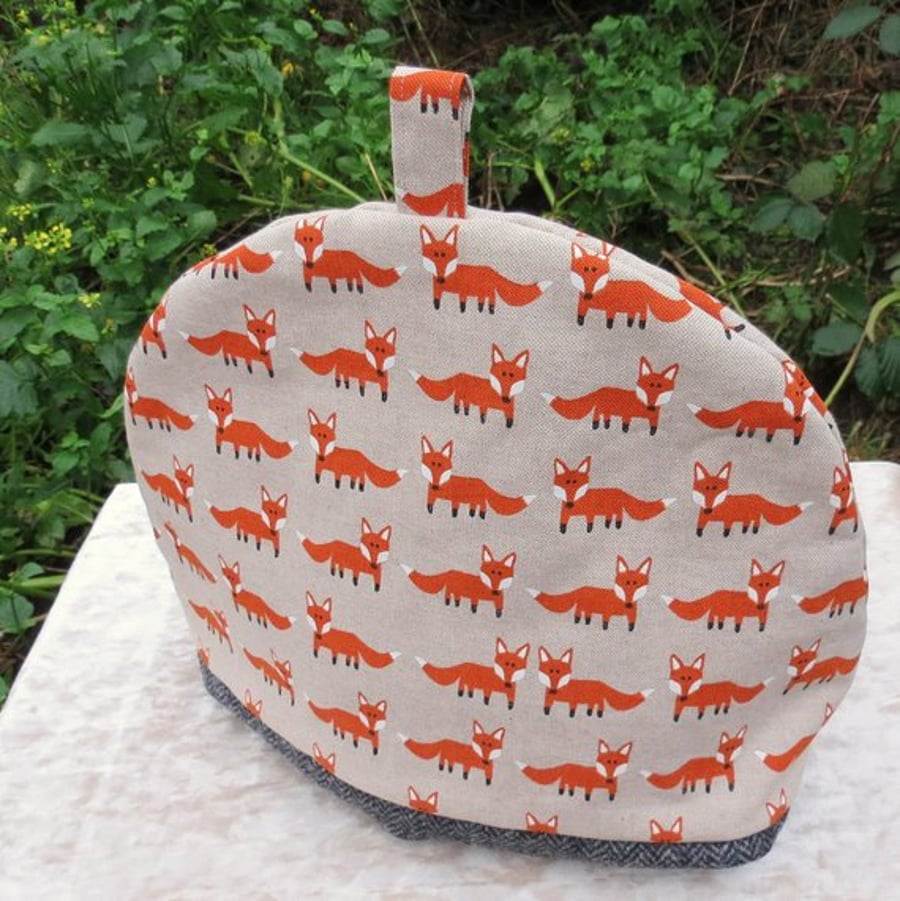 Tea cosy, size extra large.  To fit a 6 - 8 cup teapot.  Foxes.