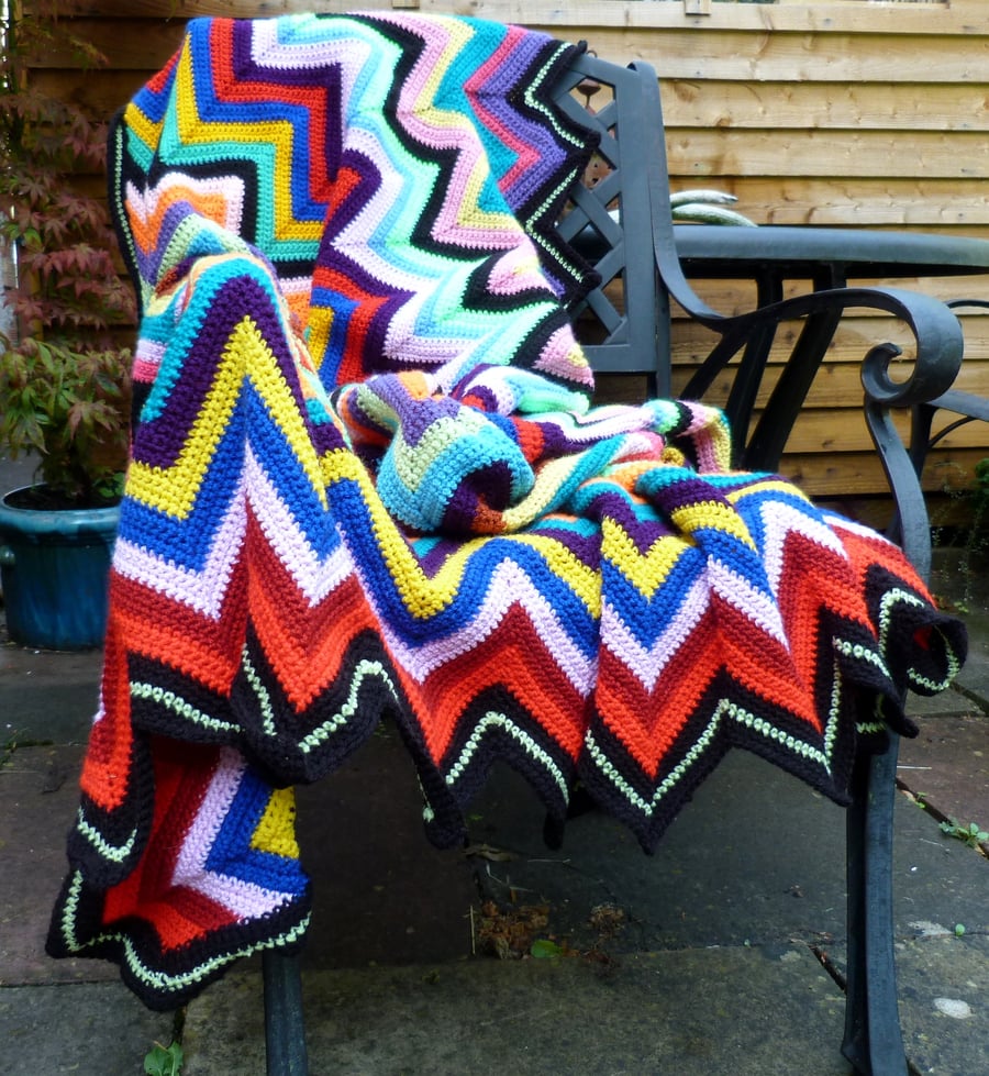 Large Zig Zag Crochet Blanket in Multicolours