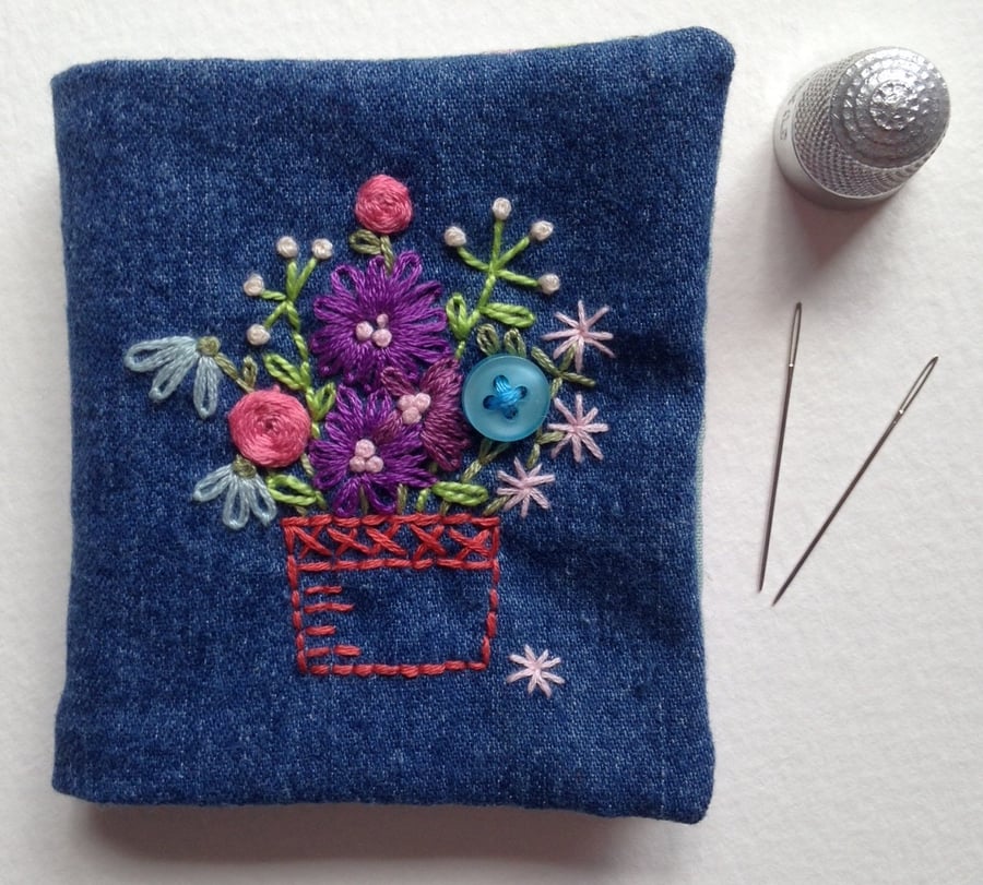 Embroidered sewing needle case