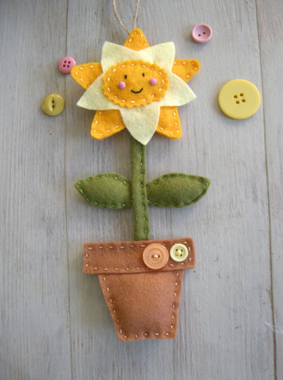 Sewing kit Craft kit Make and sew a daffodil decoration
