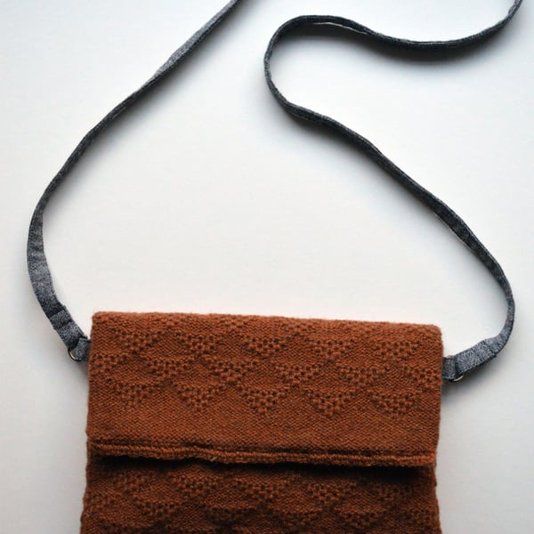 Knitted envelope bag