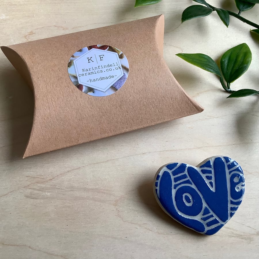 Handmade stoneware sgraffito Love heart shaped brooch badge jewellery 