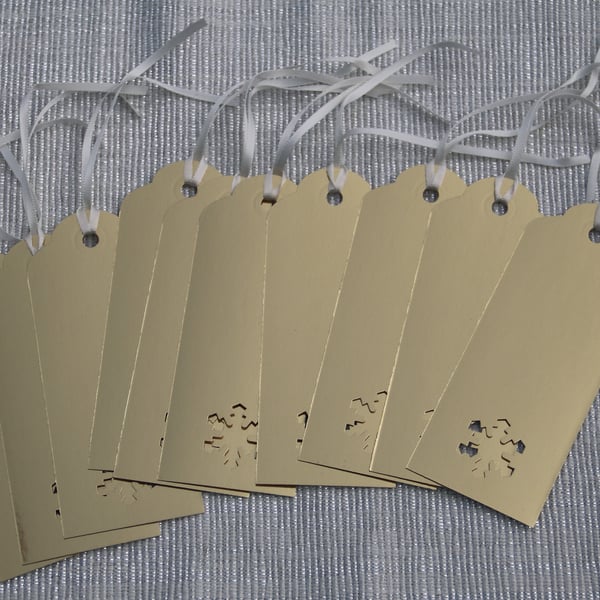 Bundle of 10 Christmas gift tags, gold foiled card with Snowflake aperture