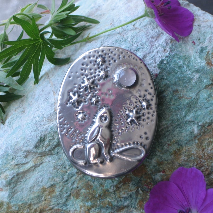Moon Gazing Hare Brooch with Rose Quartz