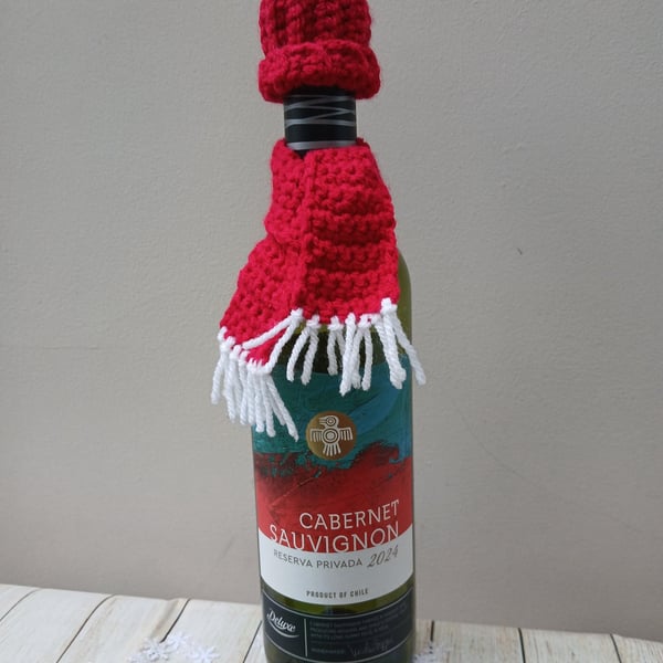 Crochet hat and scarf set for a wine bottle 