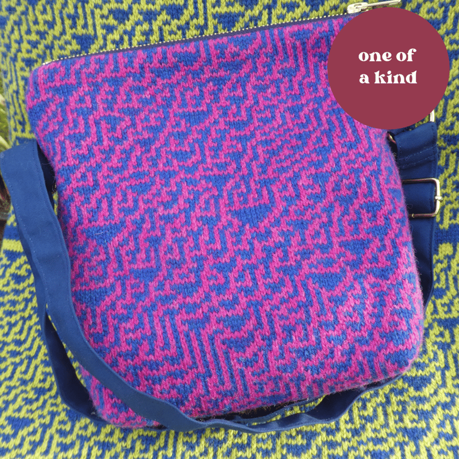 Rule 30 knitted shoulder bag - hot pink and blue