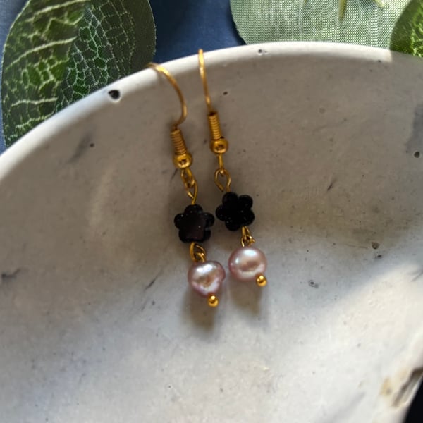 Blue goldstone and pearl dangle earrings 