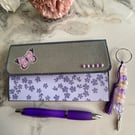Stylish fold out notebook gift set with coordinating pen and beaded keyring