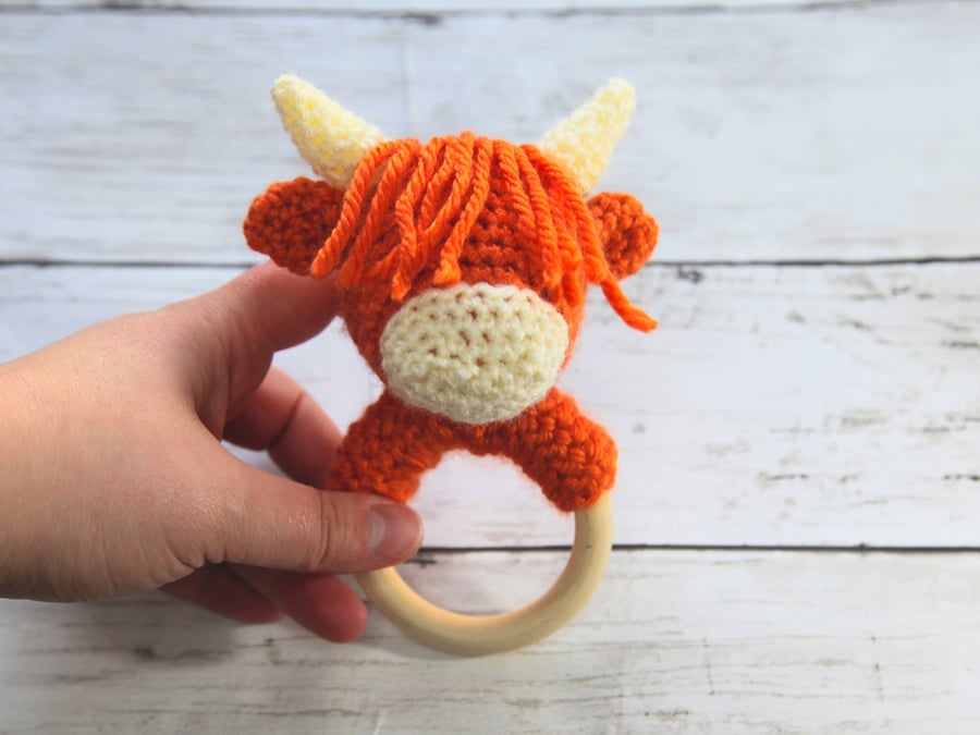 Crochet Highland Cow Teether Rattle, Wooden Teething Ring
