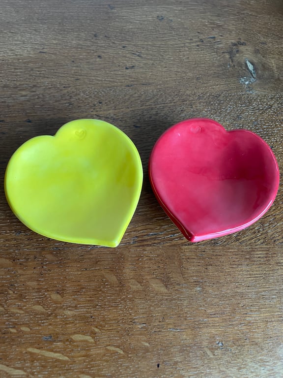 Heart-shaped ceramic trinket dishes