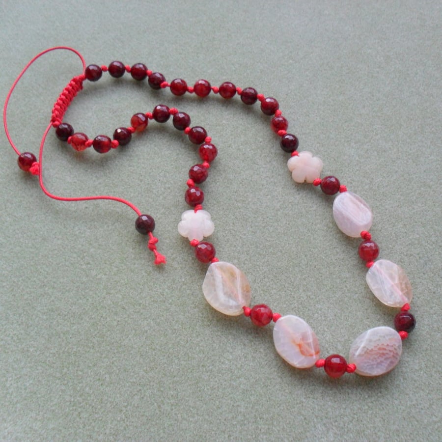  Agate Hand Knotted Necklace