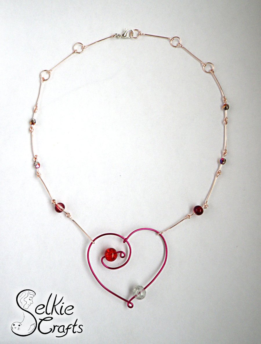 Red heart wire necklace