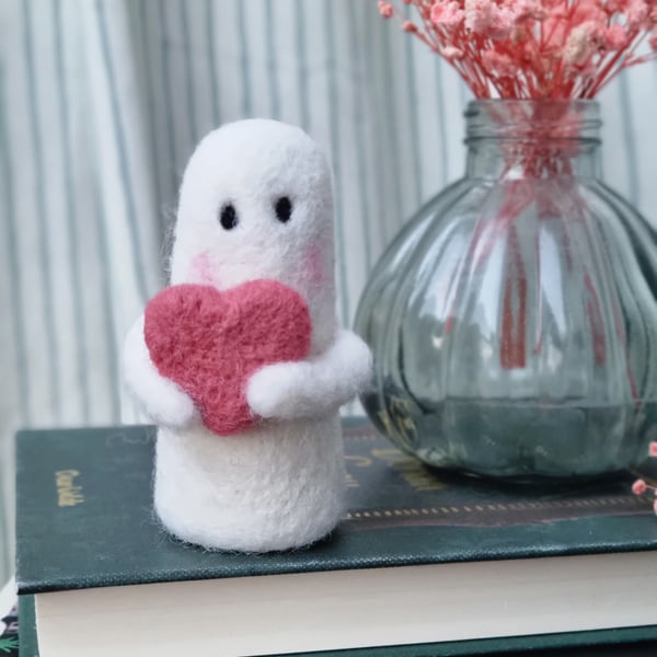 "The Lonely Hearts Club" Needlefelt Ghost Valentine Collection - Honey