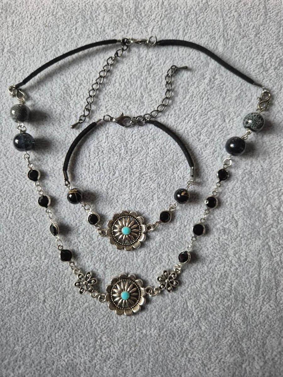 Handmade Fashion Necklace with Pendant & Bracelet