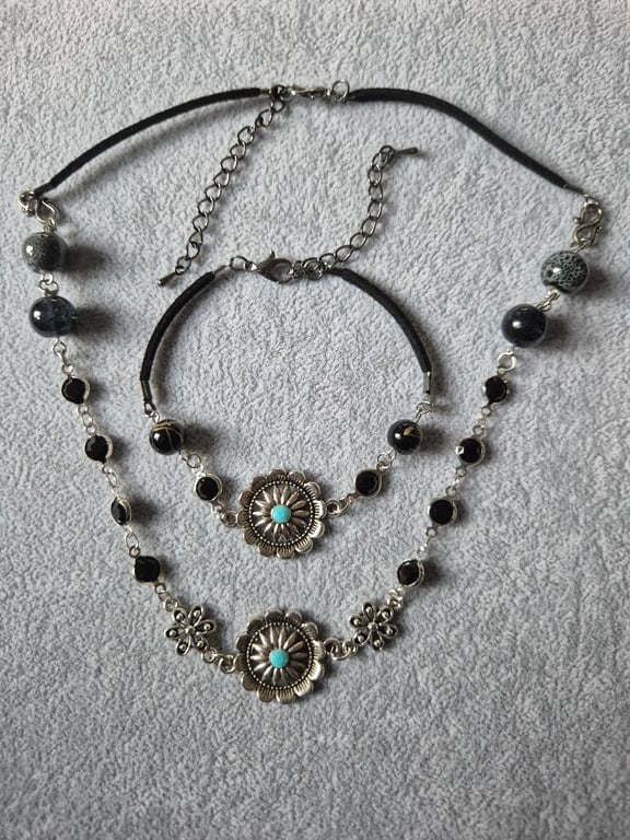 Handmade Fashion Necklace with Pendant & Bracelet