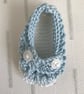 White and blue sunhat and shoes - Image 9