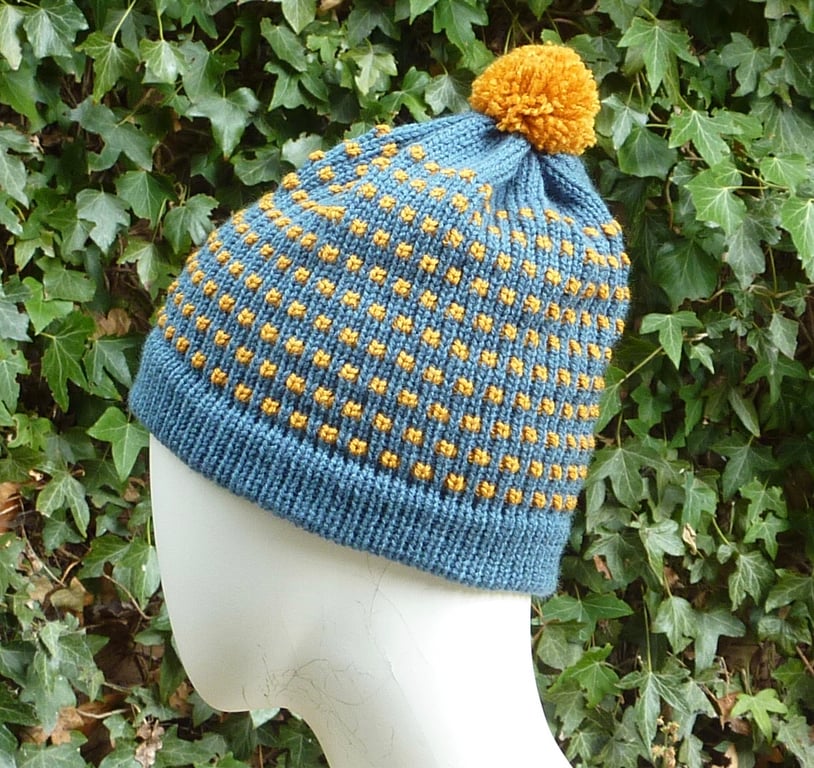 Woman's knitted beanie