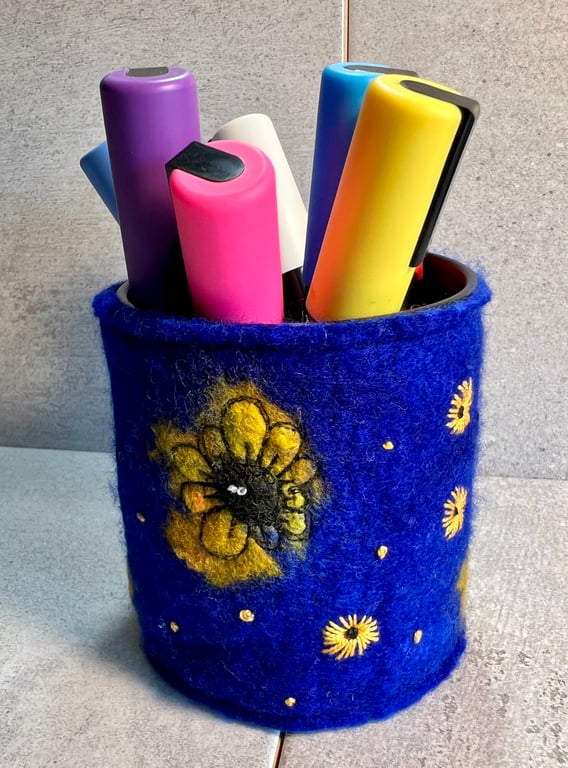 Sunflower pen pot